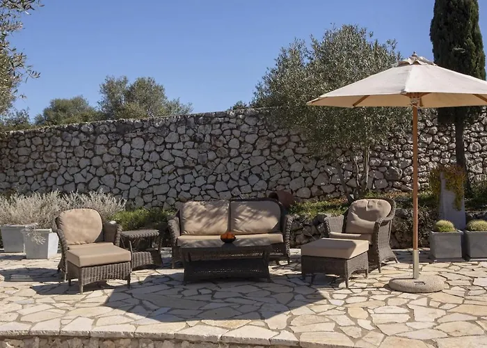 Borsa Secluded Retreat With Sea Views Gym Lefkáda